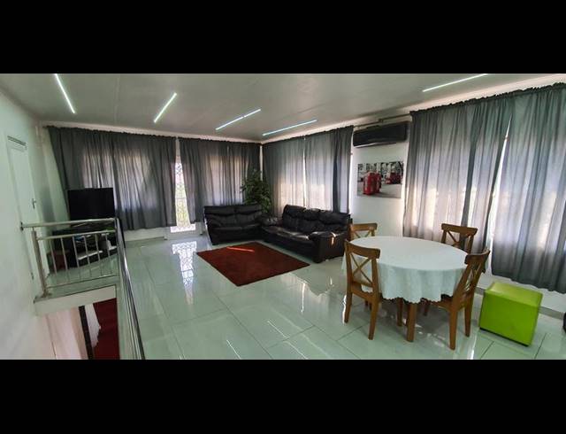 5 BEDROOM HOUSE FOR SALE IN EVEREST HEIGHTS